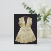 Carte Postale Manteau de chasse satiné brodé avec soie dans (Debout devant)