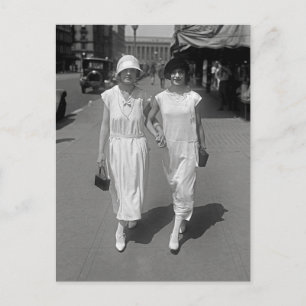 Carte Postale Marche main dans main, 1924