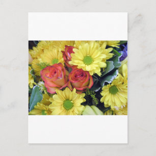 Carte Postale Marguerites jaunes et roses rouges