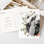 Carte Postale Mariage de automne Boho d'automne Enregistrer la d<br><div class="desc">Ce Mariage Floral Bohème d'automne Enregistrer la Date Carte Postale de la Collection Emilia présente des fleurs dessinées à la main dans les tons d'automne bordeaux, rose et or encadrant une photo du beau couple. Personnalisez-le avec vos détails facilement et rapidement. Appuyez simplement sur le bouton "customiser" pour réorganiser et...</div>