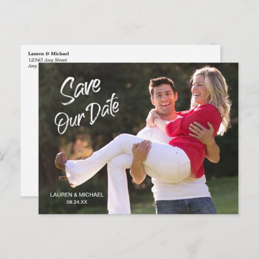 Carte Postale Mariage Économisez la Date Moderne Écriture au Pin (Devant / Derrière)