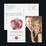 Carte Postale Mariage floral bordeaux et blanc Enregistrer la da<br><div class="desc">Mariage rouge bordeaux et blanc enregistrer la carte de date avec des accents de vert de forêt. Les vedettes sont dahlia, chrysanthemum et rose.</div>