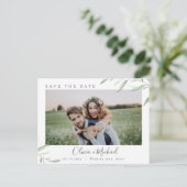 Carte Postale Mariage photo vert minimal enregistrer la date (Debout devant)