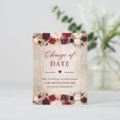 Carte Postale Mariage reporté Date Rustique Bois Bourgogne Flora (Debout devant)