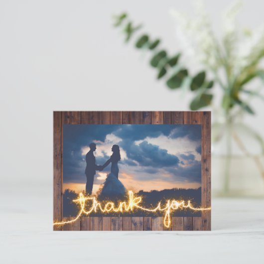 Carte Postale Mariage Rustique Photo Moderne Merci Sparkler (Debout devant)