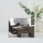 Carte Postale Marteau Sur Anvil (Debout devant)