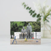 Carte Postale Marx-Engels Denkmal Berlin (Debout devant)