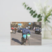 Carte Postale Masquer la pollution (Debout devant)