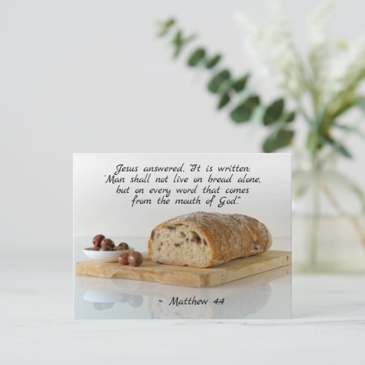 Carte Postale Matthew 4:4 On shall not live on bread alone (Debout devant)