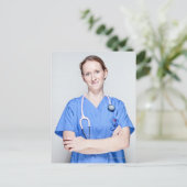 Carte Postale Médecin féminin 2 (Debout devant)