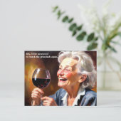 Carte Postale Mémé drôle qui boit du vin (Debout devant)