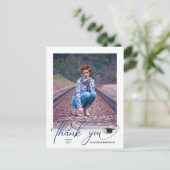 Carte Postale Merci de graduation bleu photo de script moderne (Debout devant)
