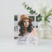 Carte Postale Merci de graduation photo de Script bleu moderne (Debout devant)