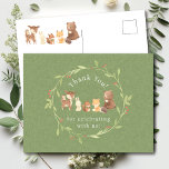 Carte Postale Merci forestier enchanté<br><div class="desc">Présentant notre charmante conception de baby showers animaux de bois, parfait pour célébrer l'arrivée de votre petit. Ce design rustique présente d'adorables animaux boisés, ajoutant une touche de nature à votre événement spécial. Les couleurs chaudes et accueillantes créent une atmosphère chaleureuse, donnant le ton d'une fête mémorable. Que vous soyez...</div>