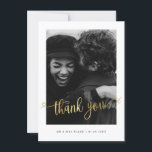 Carte postale Merci photo Mariage minimaliste<br><div class="desc">Carte de remerciements de mariage minimaliste et élégant avec police simple. Le texte et les messages peuvent être modifiés à l'arrière de la carte. Pour une personnalisation plus avancée de cette conception, par exemple la modification de la disposition, de la police ou de la taille du texte, cliquez sur le...</div>