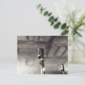 Carte Postale Microphone audiophile vintage noir et blanc (Debout devant)
