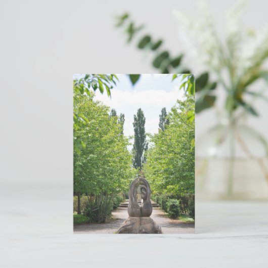 Carte postale 'Millenium Walk' (Debout devant)