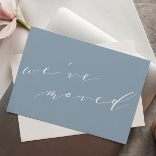 Carte Postale Minimaliste Bleu Script Nous avons déménagé dans u