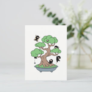 Carte Postale Minuscules Ninjas dans l'arbre de Bonsai