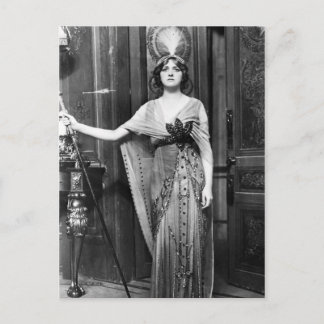 Carte Postale Miss Gladys Cooper [1888-1971] en robe fantaisie