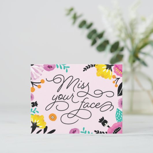 Carte Postale Mlle Your Face Postcard (Debout devant)