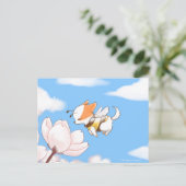 Carte Postale Mochi Bee mignon Chiot odorant les fleurs Sakura (Debout devant)