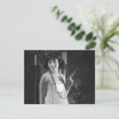 Carte Postale Mode femme vintage des années 1920 (Debout devant)