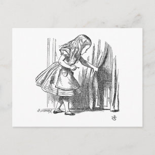 Carte Postale Modèle Alice à la recherche de la porte