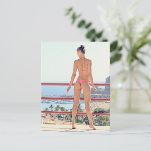 Carte Postale Modèle Bikini (Debout devant)