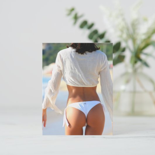 Carte Postale Modèle bikini (Debout devant)