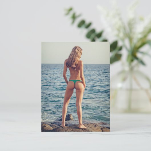 Carte Postale Modèle Bikini (Debout devant)