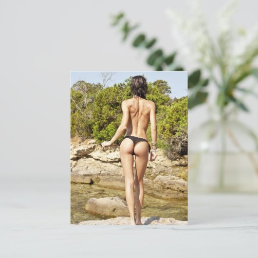 Carte Postale Modèle Bikini (Debout devant)