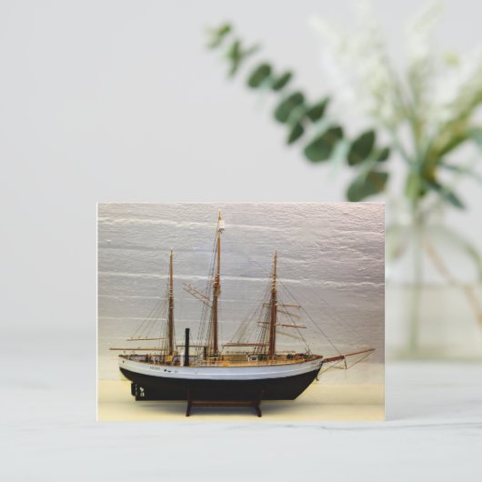 Carte Postale Modèle de Fram, navire utilisé par Nansen (Debout devant)