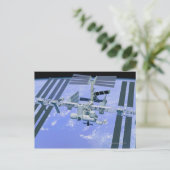 Carte Postale Modèle d'une station spatiale internationale (Debout devant)