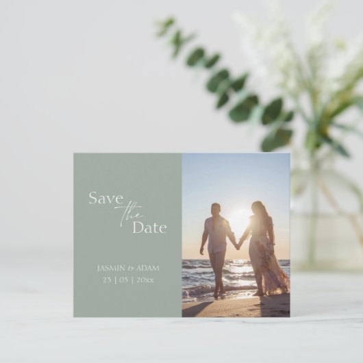 Carte Postale Modern Sage Green Photo Mariage Enregistrer la dat (Debout devant)