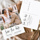 Carte Postale Modifiable main lettres blanc Enregistrer la photo<br><div class="desc">Photo moderne et élégante Enregistrer la Carte Mariage Date. La carte d'invitation à la date comprend la typographie blanche et le design chic et simple sur un arrière - plan blanc que vous pouvez ajouter votre photo fiançailles customisée à.</div>