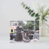 Carte postale Molly Malone, Dublin, Irlande (Debout devant)