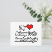 Carte Postale Mon cœur appartient à un anesthésiste (Debout devant)
