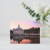 Carte Postale Monastère au bord du lac. (Debout devant)