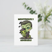 Carte Postale Monstre Frankenstein mignon avec plushie (Debout devant)