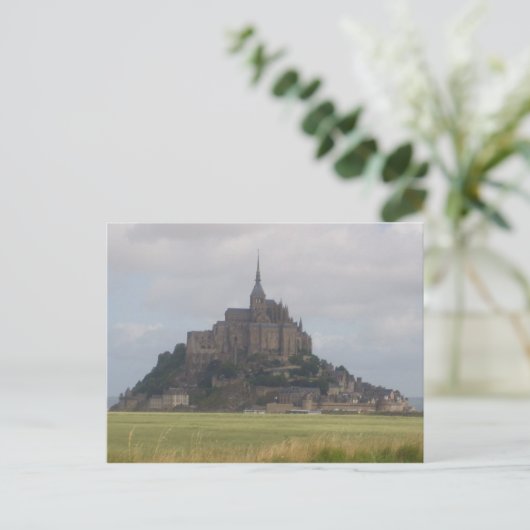 Carte Postale Mont-Saint-Michel - (Debout devant)