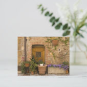 Carte Postale Montefollonico, Val d'Orcia, province de Sienne, 2 (Debout devant)