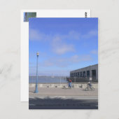 Carte Postale Monter à vélo le long de Piers... (Devant / Derrière)