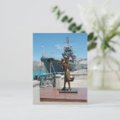 Carte Postale Monument Aux Femmes Des Marins (Debout devant)