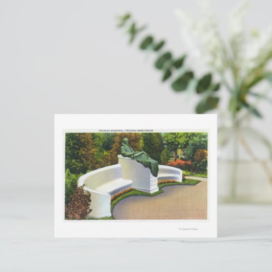 Carte Postale Monument Trudeau, scène du sanatorium Trudeau (Debout devant)