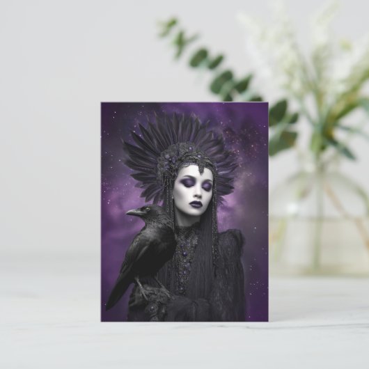 Carte Postale Morrigan : Violet noir corbeau art déesse (Debout devant)