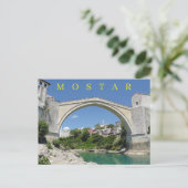 Carte postale Mostar Old Bridge et Old Town (Debout devant)