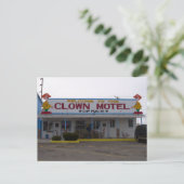 Carte Postale Motel de clown (Debout devant)