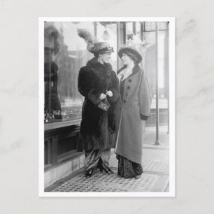 Carte Postale Mother and Daughter Shopping
