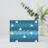 Carte Postale Motif Bateaux en papier (Debout devant)